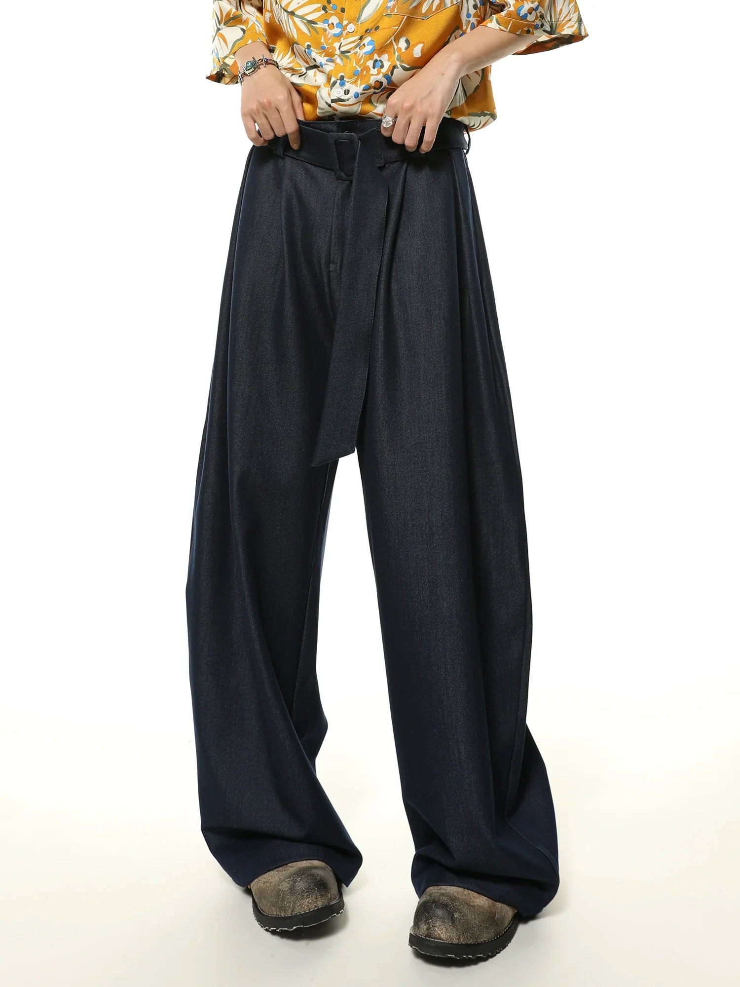 High-Waisted Wide-Leg Belted Trousers in Black