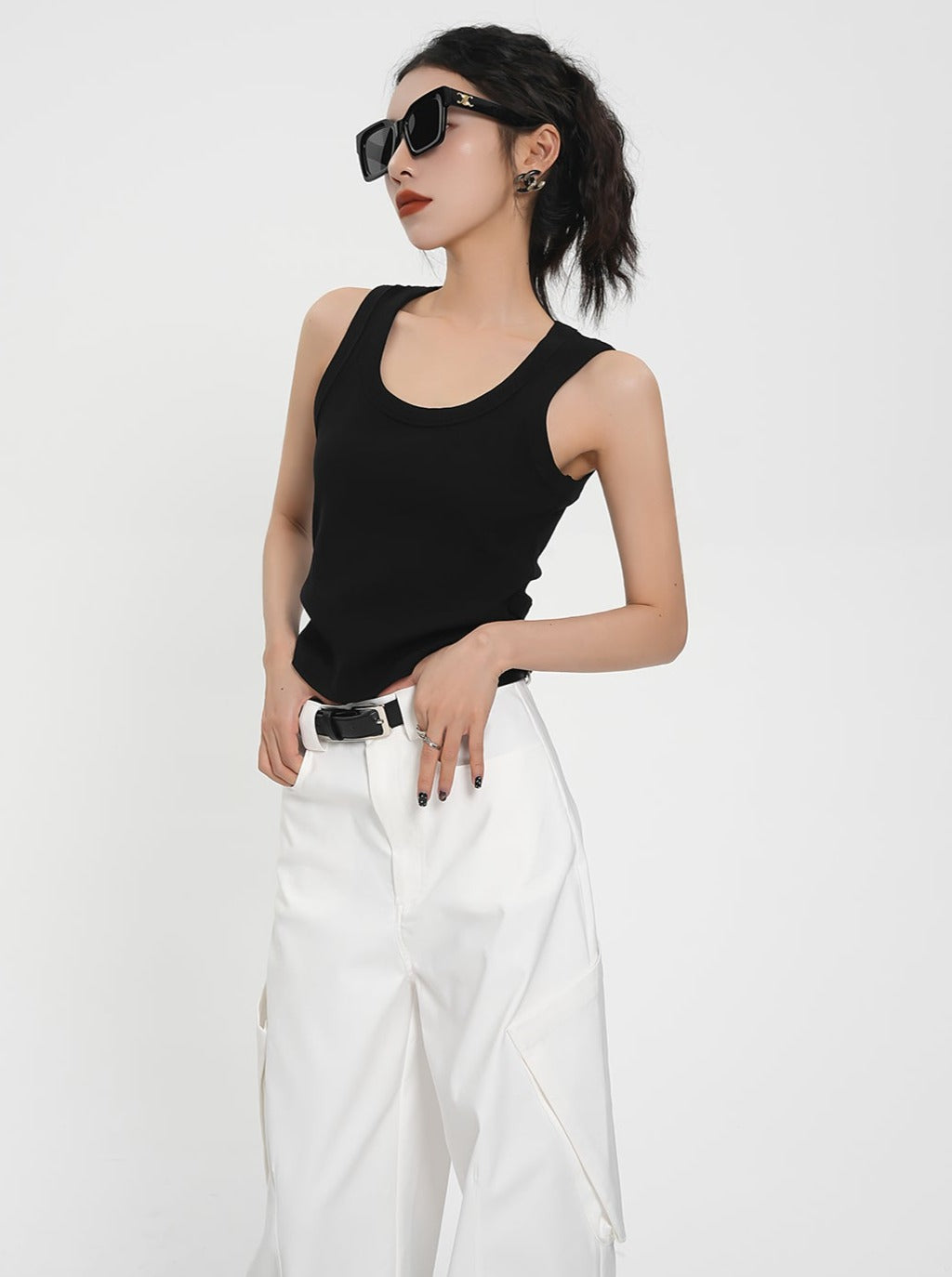 Essential Ribbed Tank Top Duo: Black & White Fitted Cropped Sleeveless Tops Set