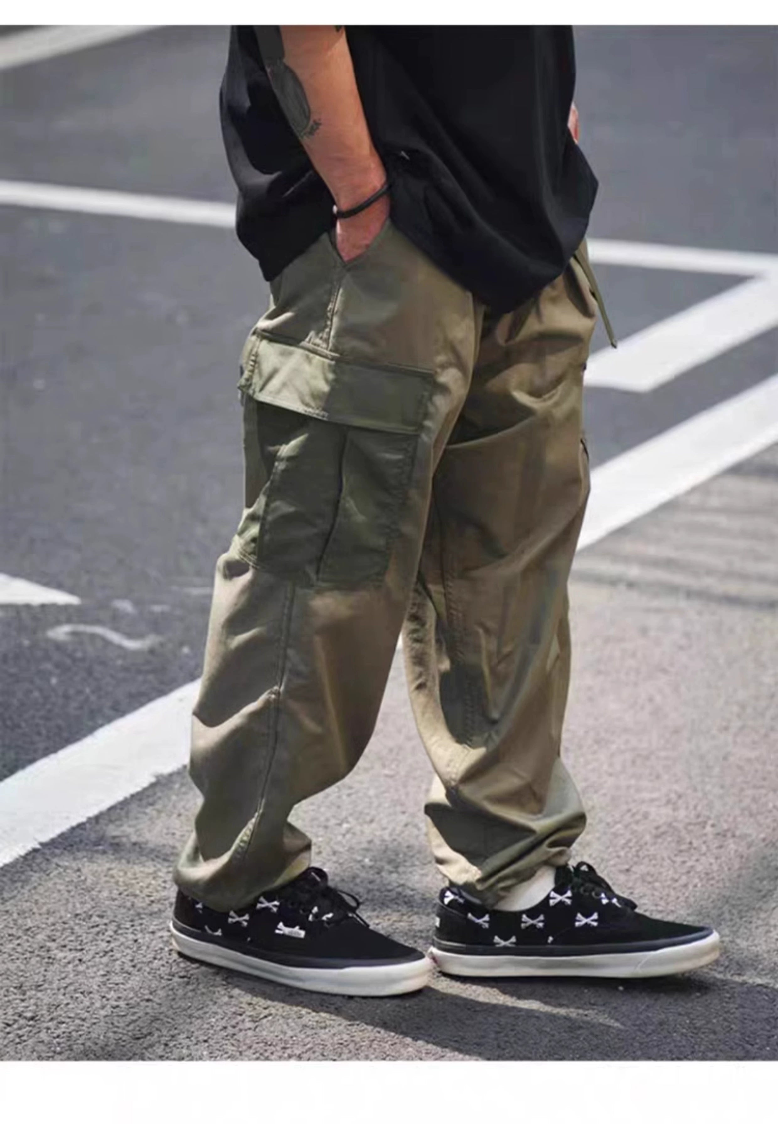 Straight-Leg Cargo Pants with Large Pockets