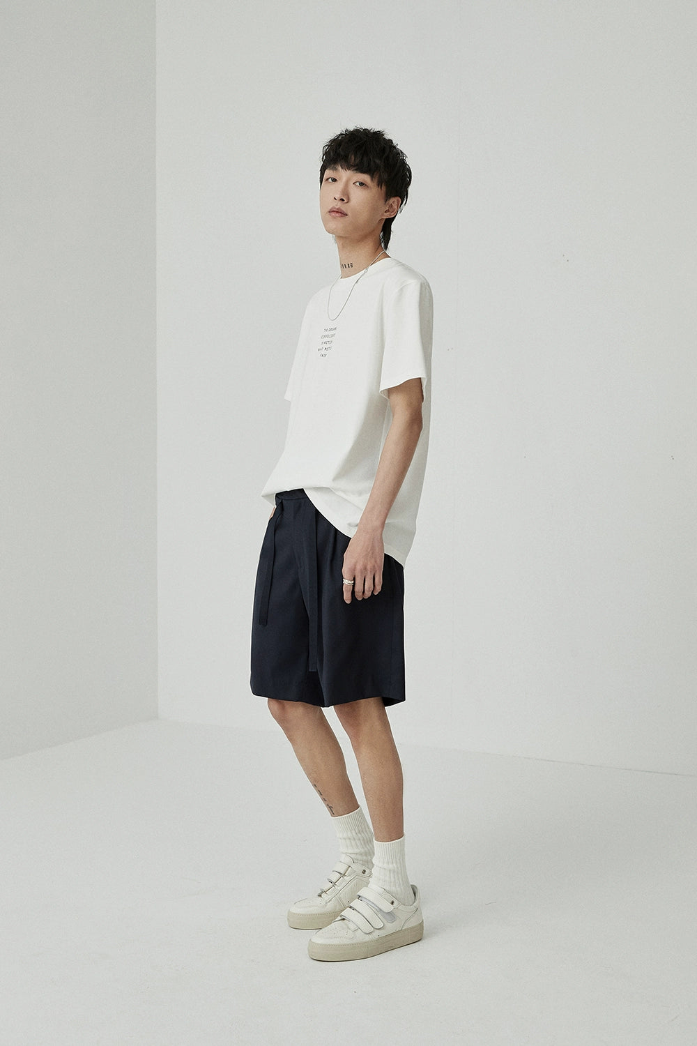 Drawstring Single-Pleat Shorts