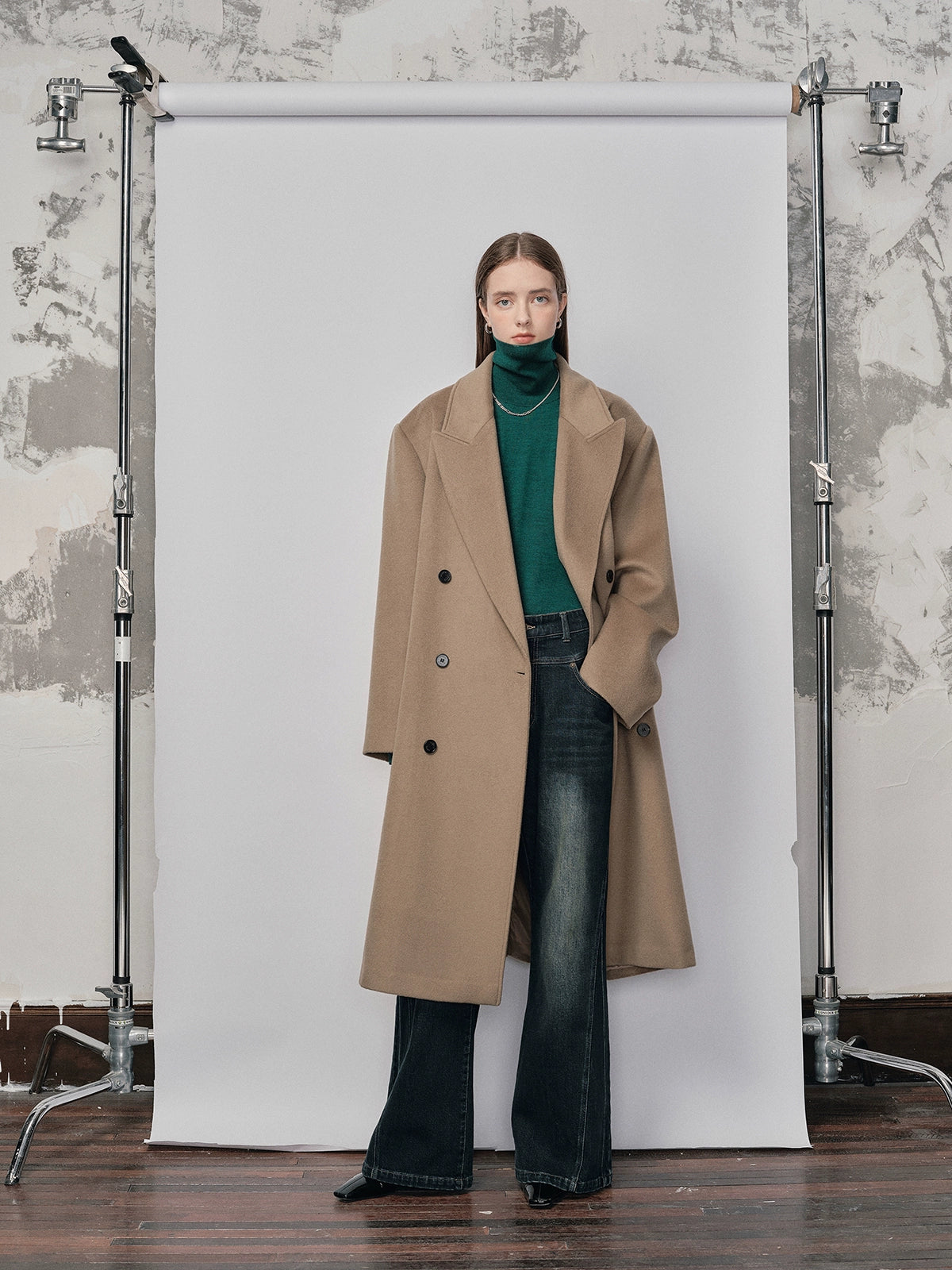 Wide-Shoulder Structured Single-Faced Wool Coat