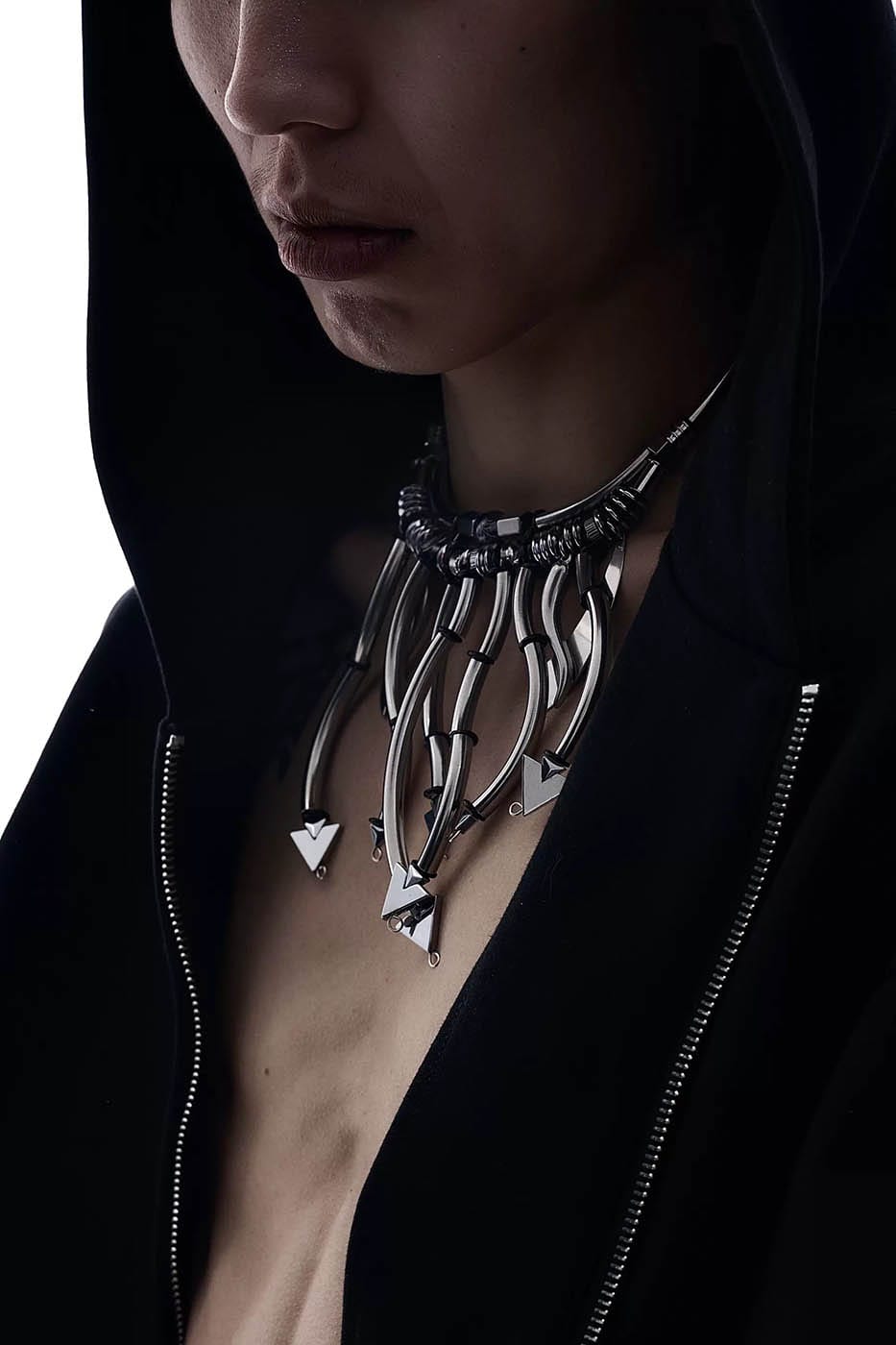 Chrome Arrow Fan Choker