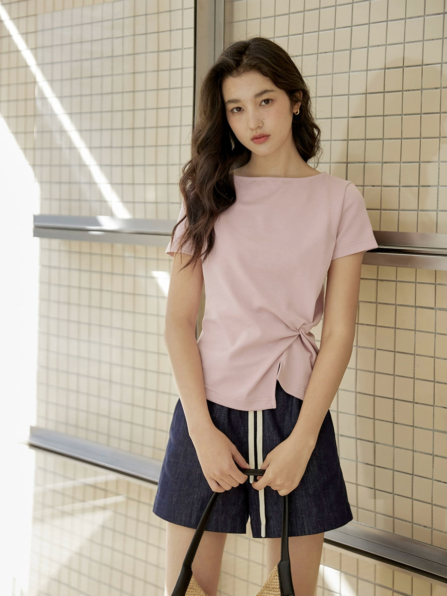 Short-Sleeve Top with a Side Knot and Front Slit Detail