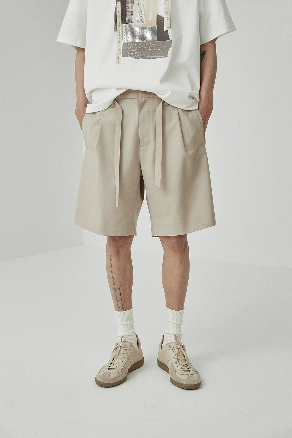 Drawstring Single-Pleat Shorts