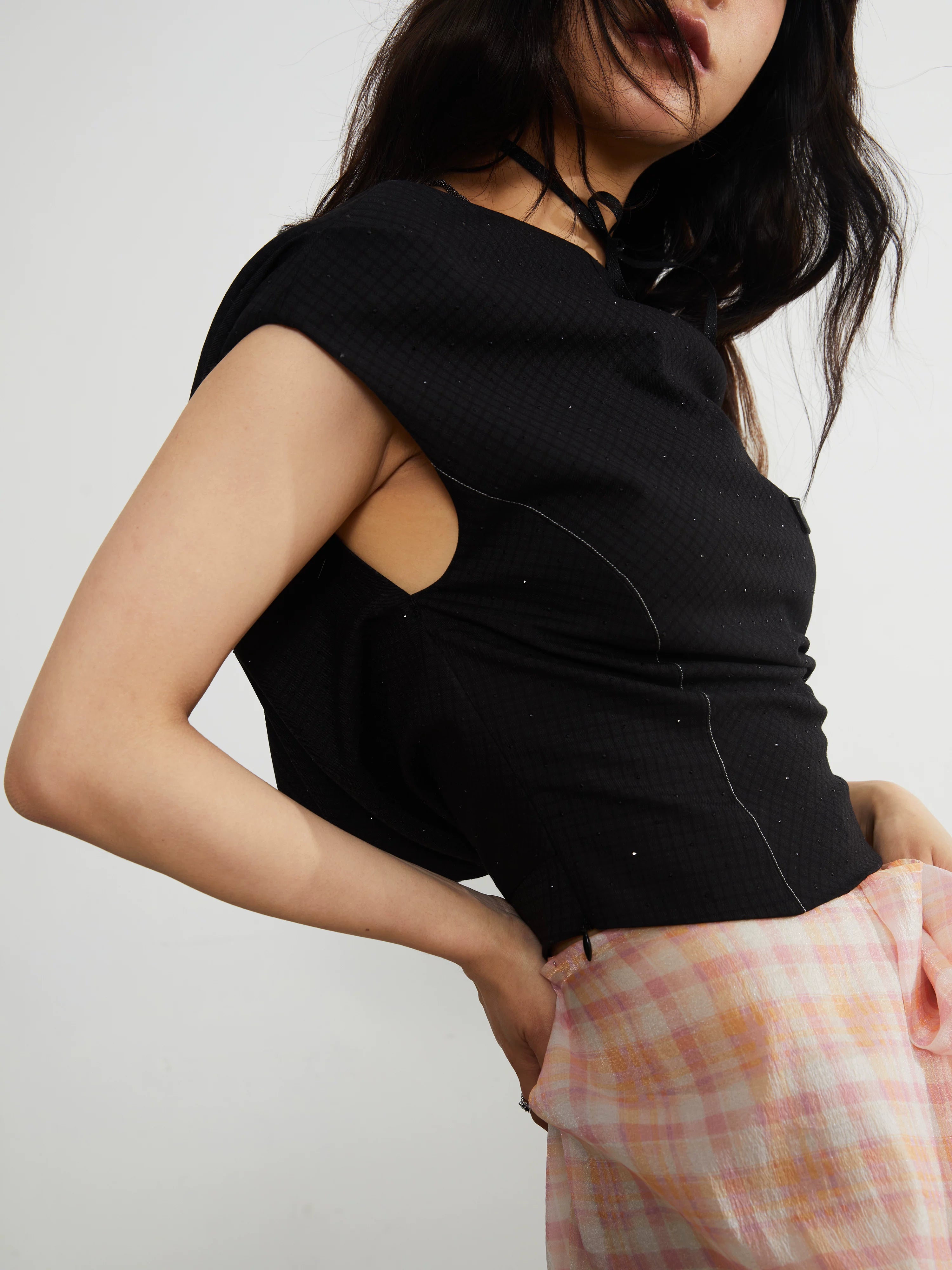 Noirdrape Asymmetric Knit Top