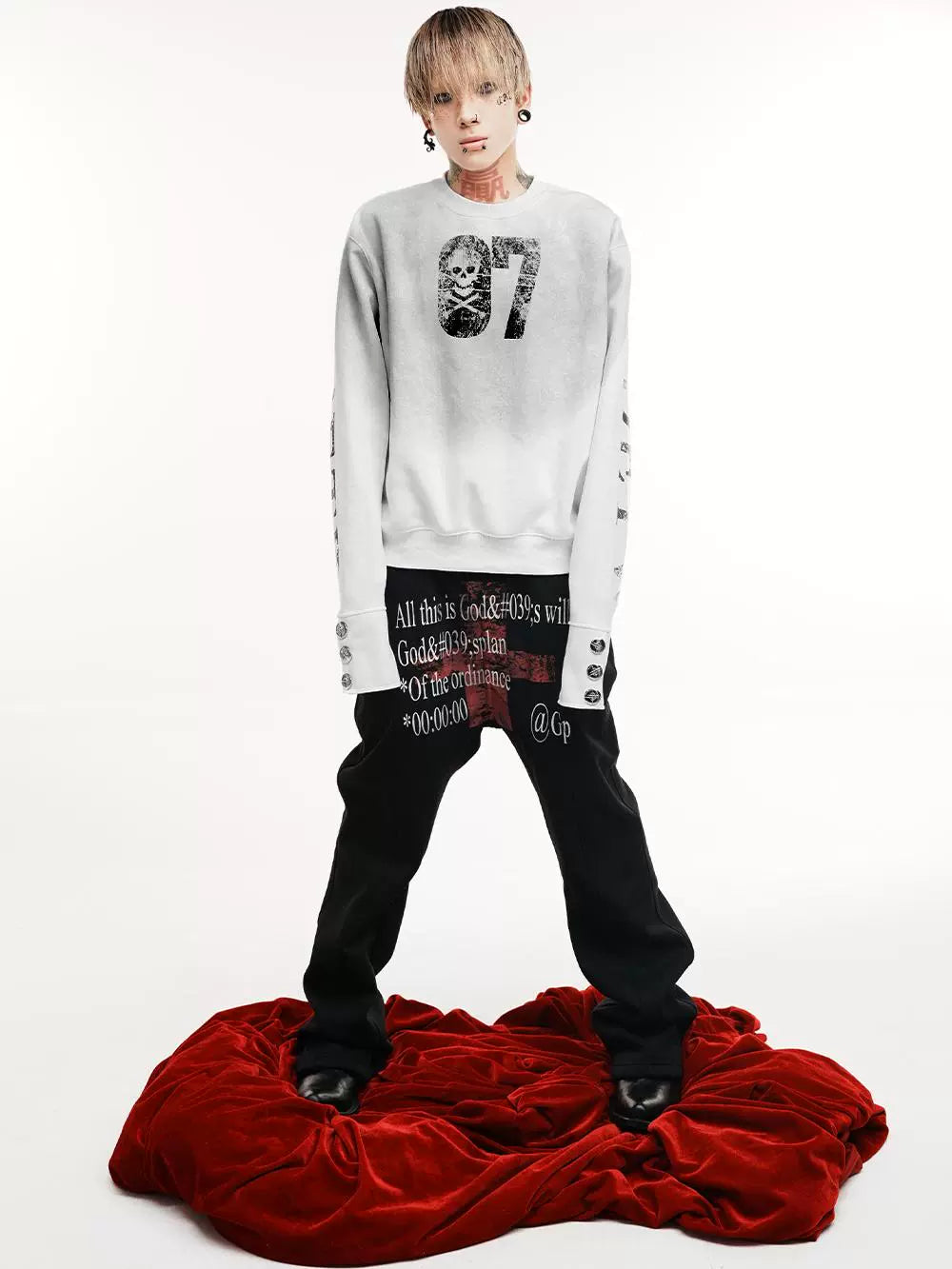 Bonewhite 07 Skull Broadcast Crewneck