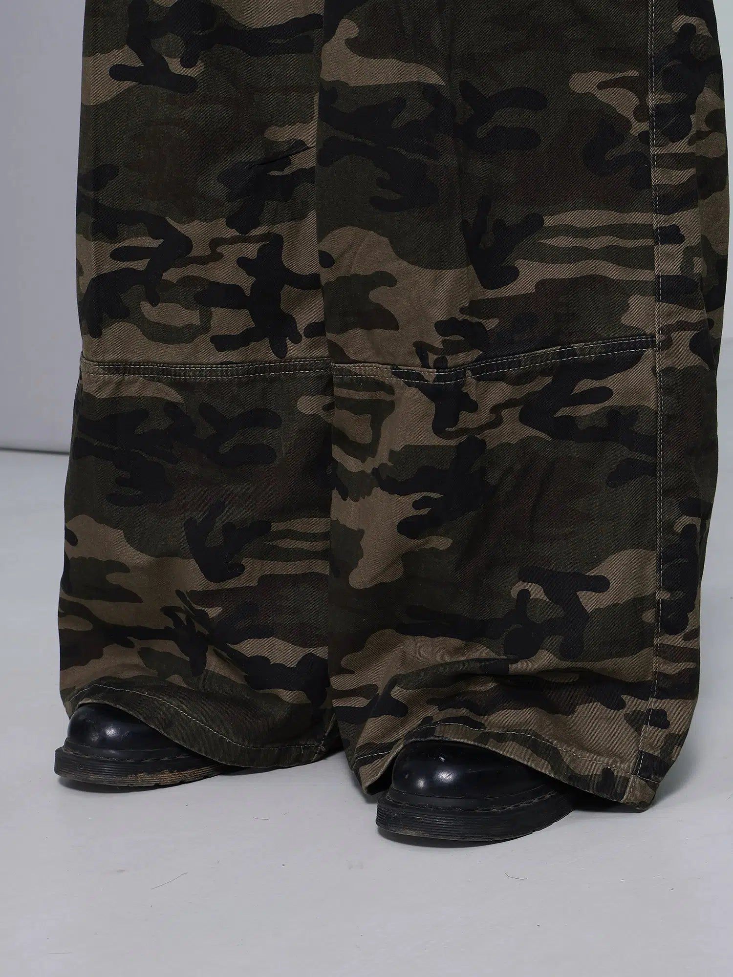 Camouflage Print Wide Leg Cargo Pants - chiclara