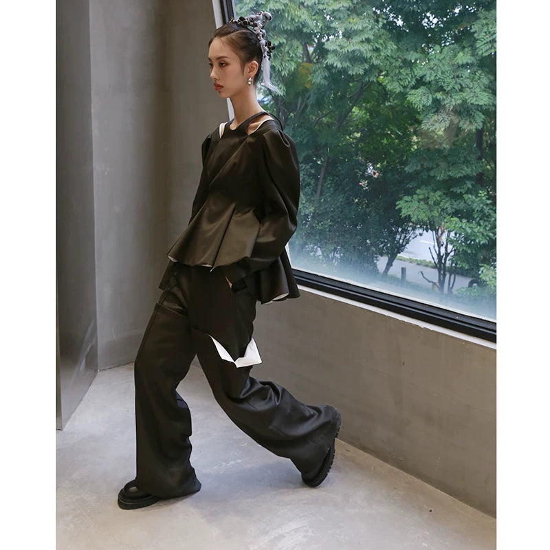 Noirveil Sculpted Puff Sleeve Top
