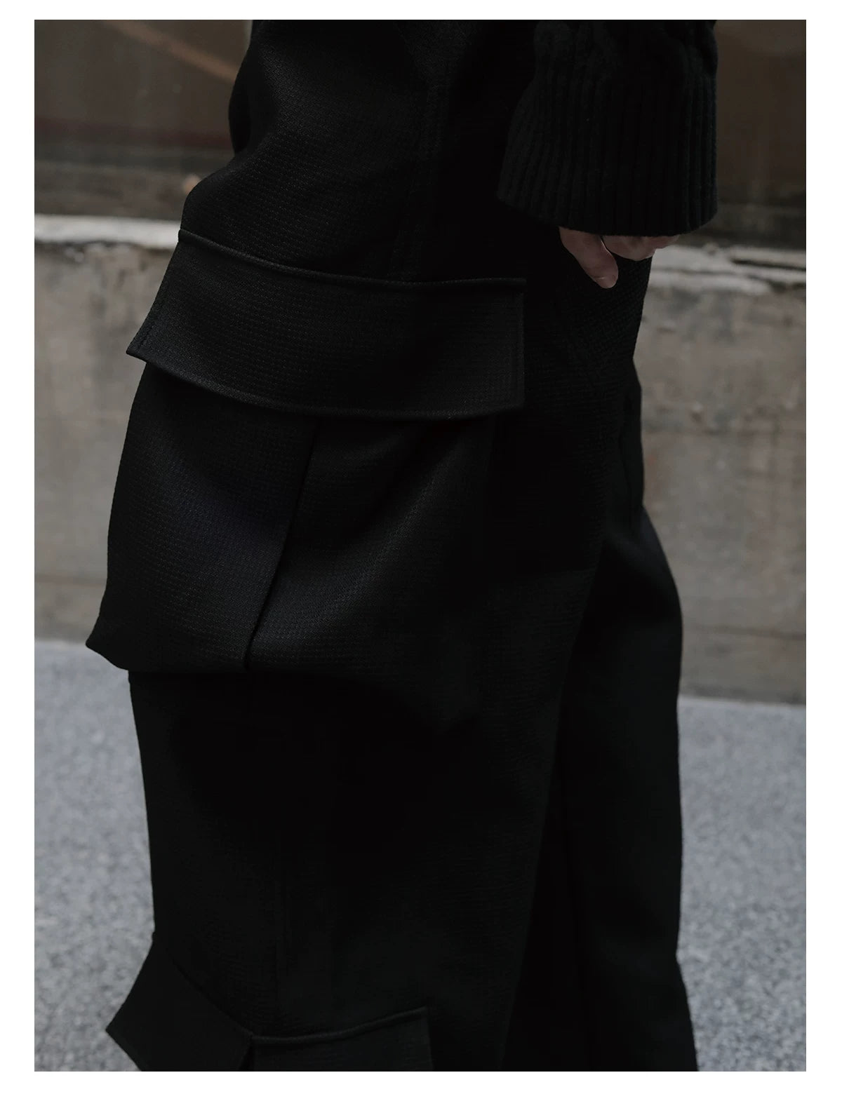 Black Wide-Leg Multi-Pocket Cargo Trousers