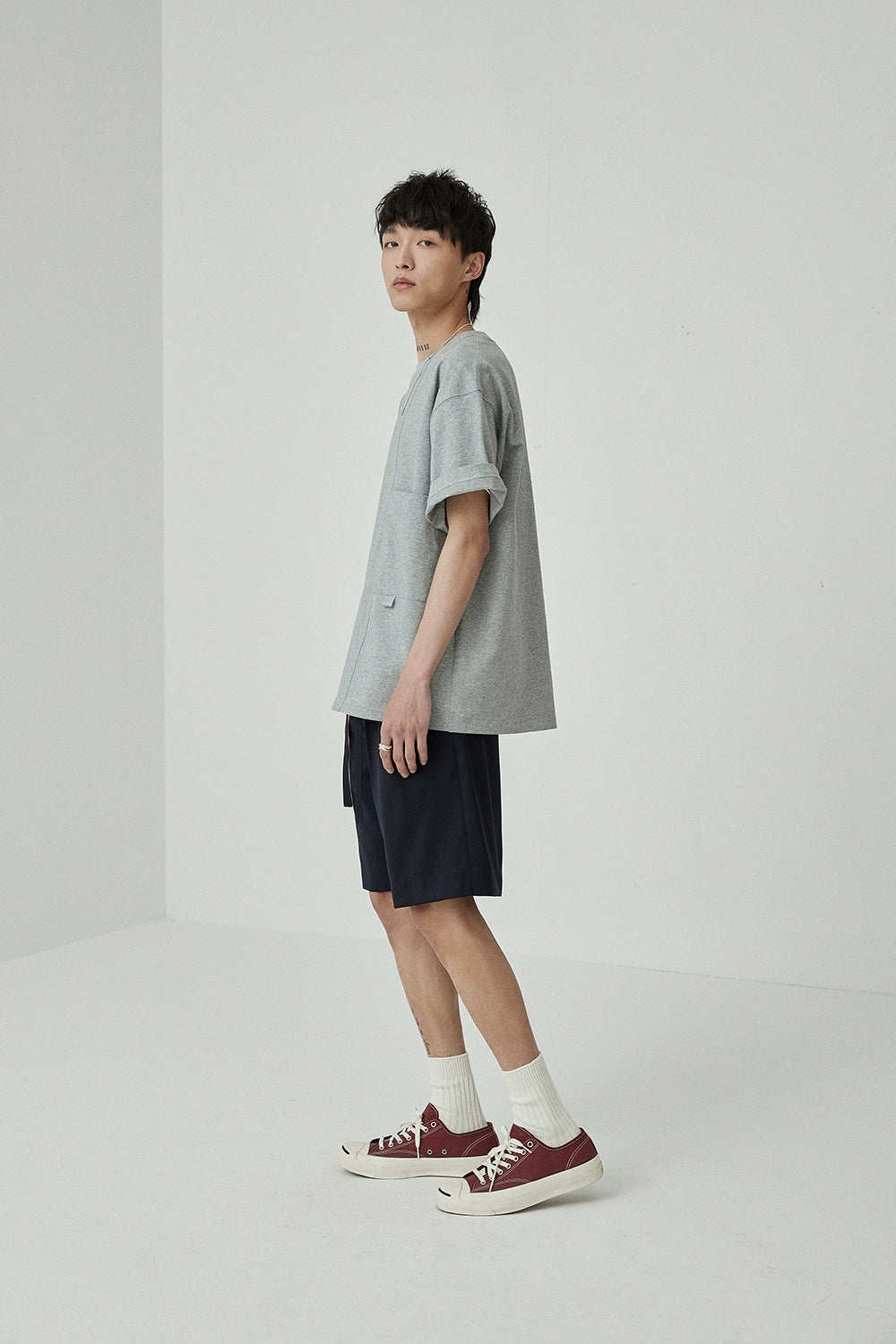 Drawstring Single-Pleat Shorts