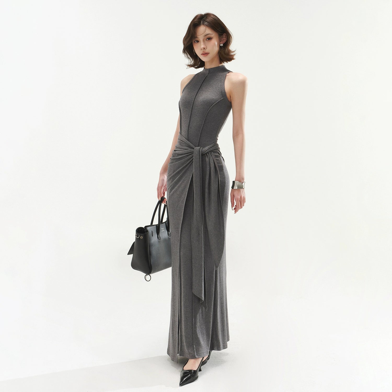 Elegant Sleeveless Mock Neck Maxi Dress with Tie Waist