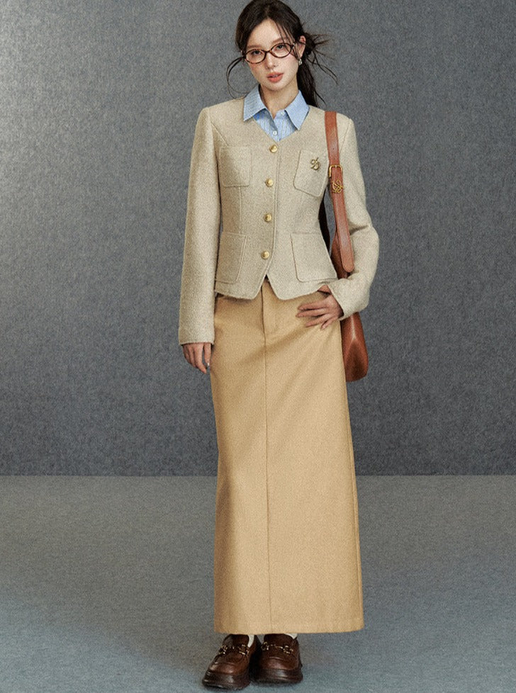 Classic Tweed Blazer: Elegant Women's Jacket in Cream