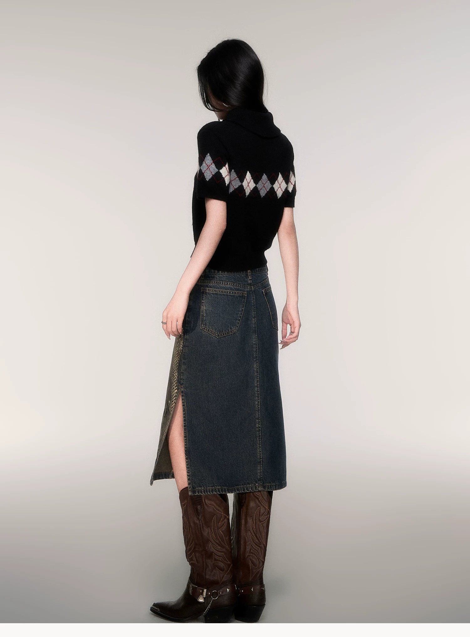 Noir Wink Argyle Crop Sweater