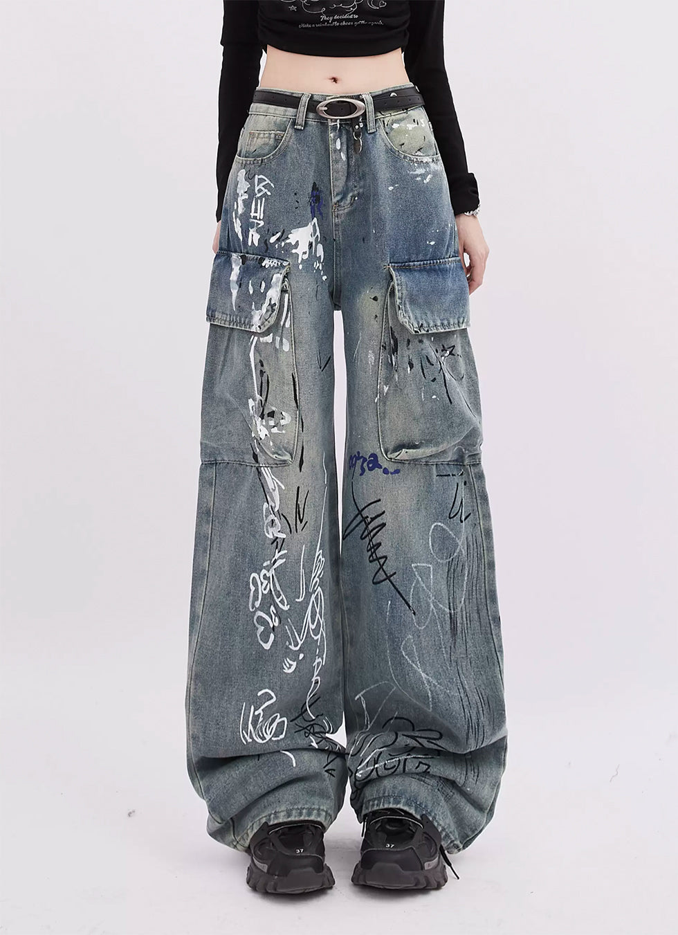 Graffiti Multi-Pocket Jeans - chiclara