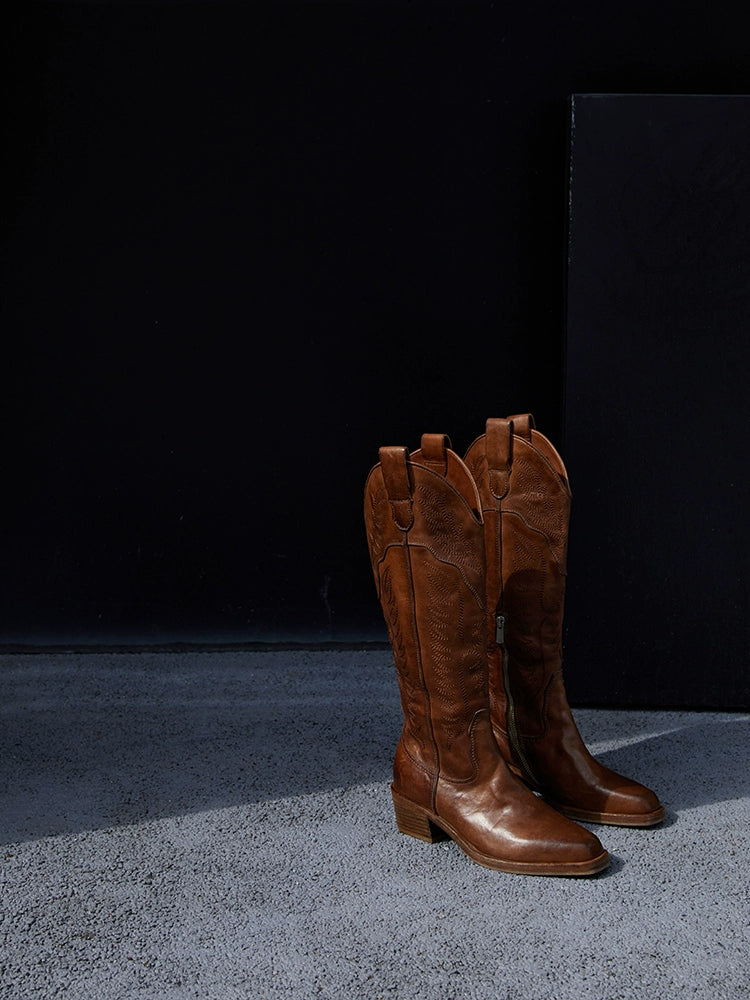 Brown Leather Western Cowboy Boots with Embroidered Detailing