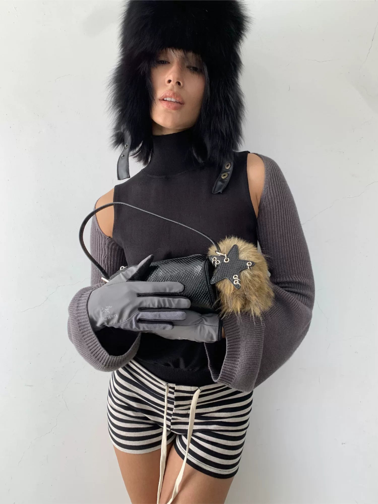 Faux-Fur Star Cylinder Shoulder Bag - view 4