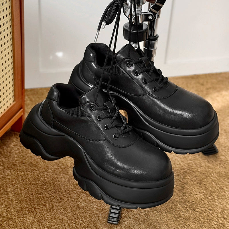 Chunky Black Low-Top Work Shoes