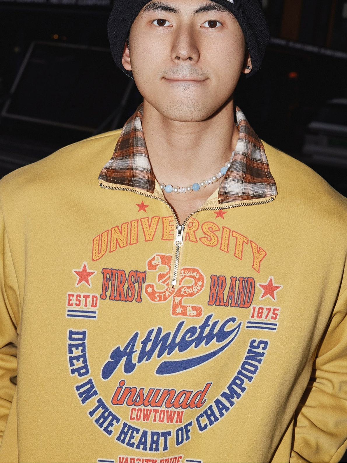 Vintage Graphic Quarter-Zip Sweatshirt with Plaid Collar