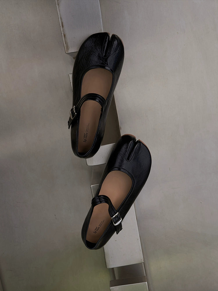 Vintage-Inspired Mary Jane Shoes