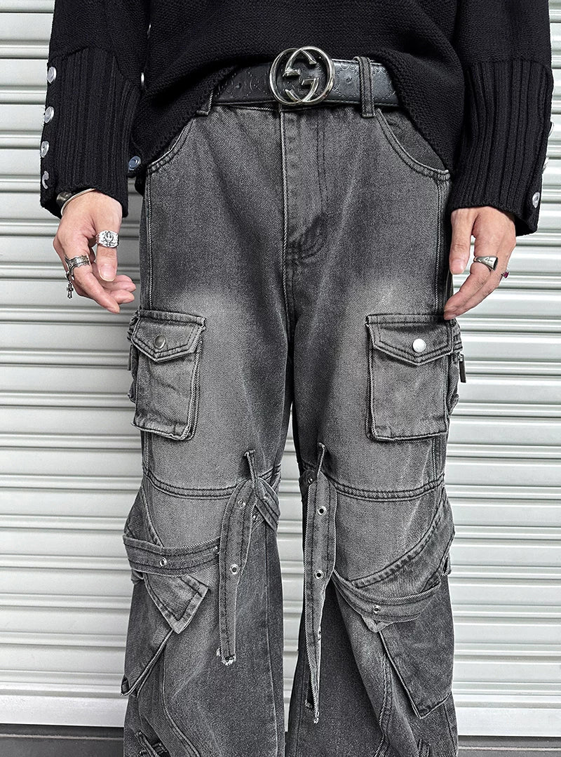 Grayscale Ruin Strapped-Cargo Flares
