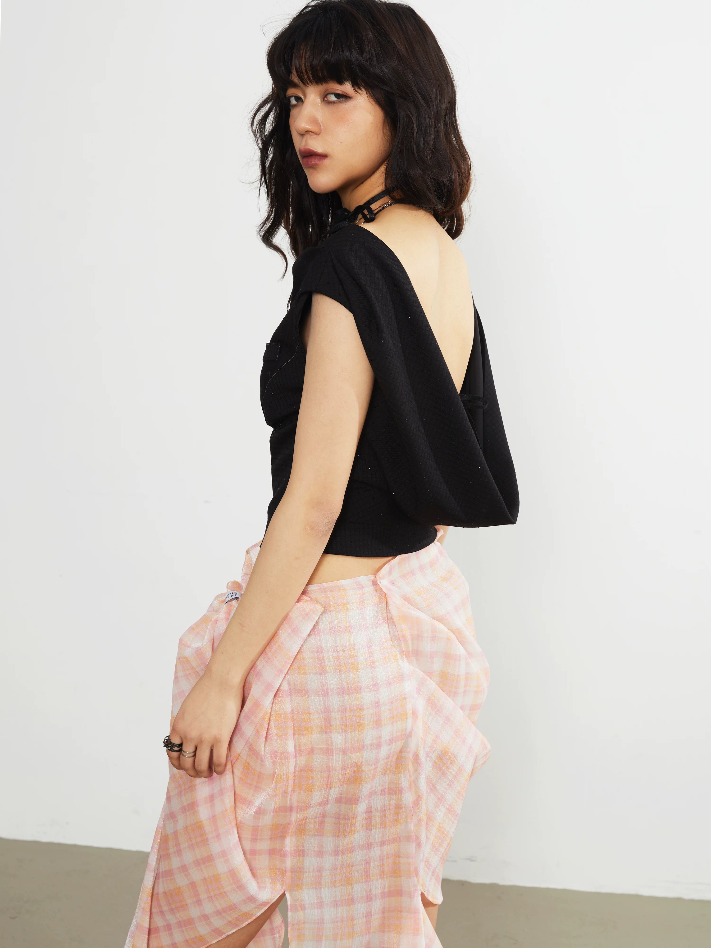Noirdrape Asymmetric Knit Top