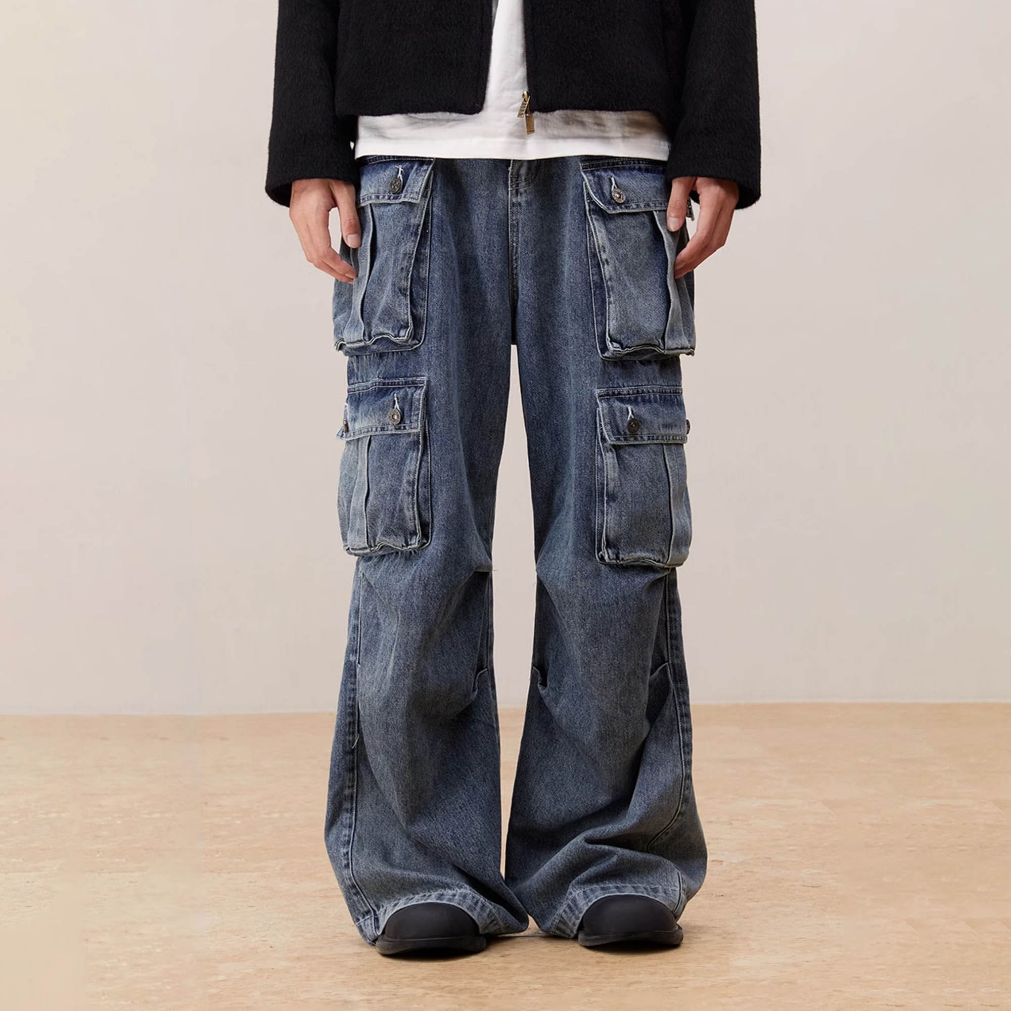 Multi-Pocket Pleated Wide-Leg Cargo Jeans