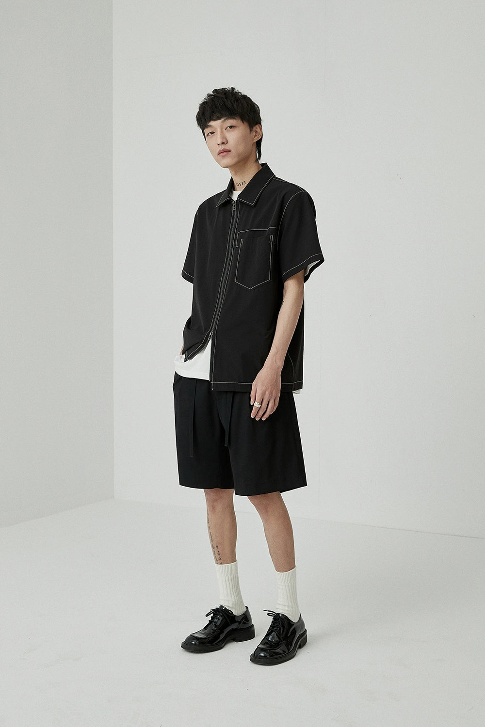 Drawstring Single-Pleat Shorts