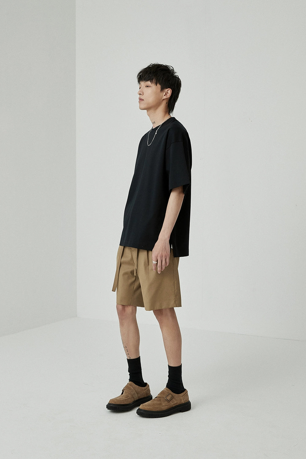 Drawstring Single-Pleat Shorts