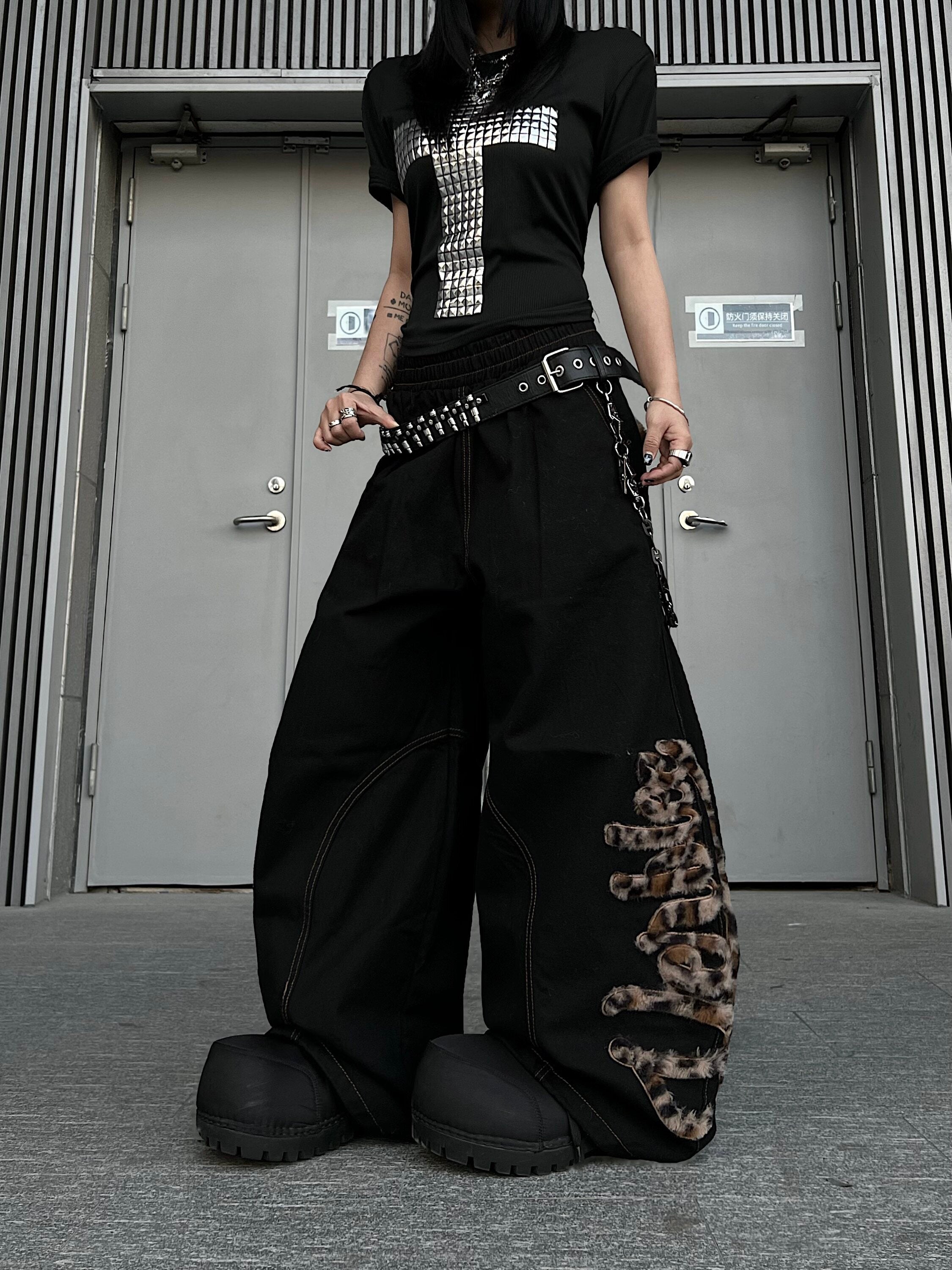 Men's Embroidery Leopard Fuzzy Curved Wide-Leg Jeans