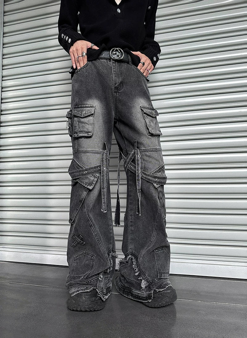 Grayscale Ruin Strapped-Cargo Flares