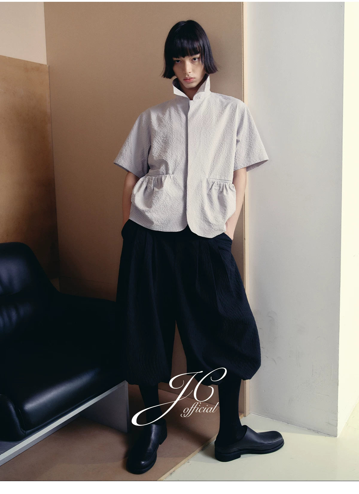 Textured Front Patch Pockets Short-Sleeve Shirt