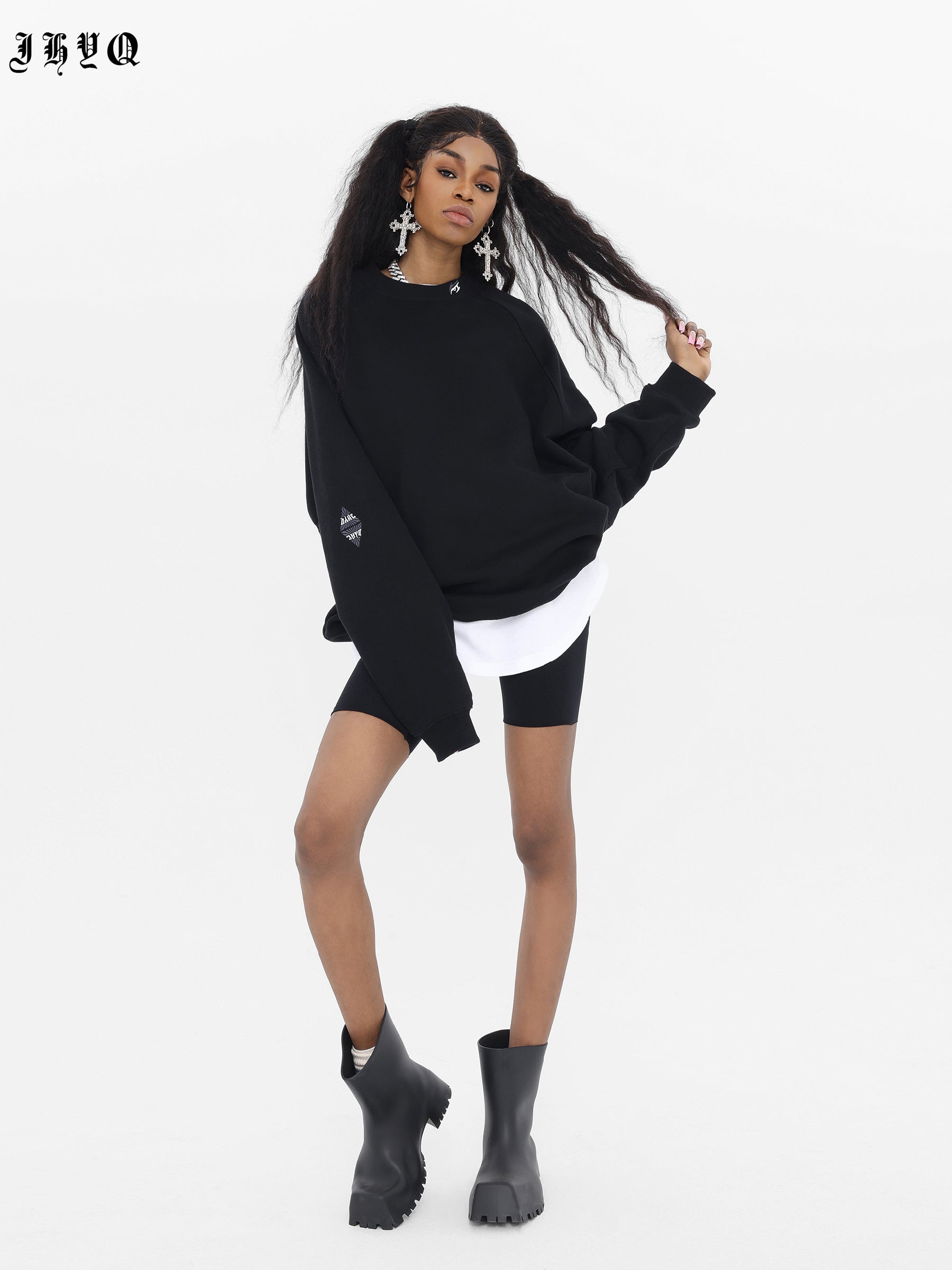 Heavyweight Sweater with Basic Embroidered Logo - chiclara