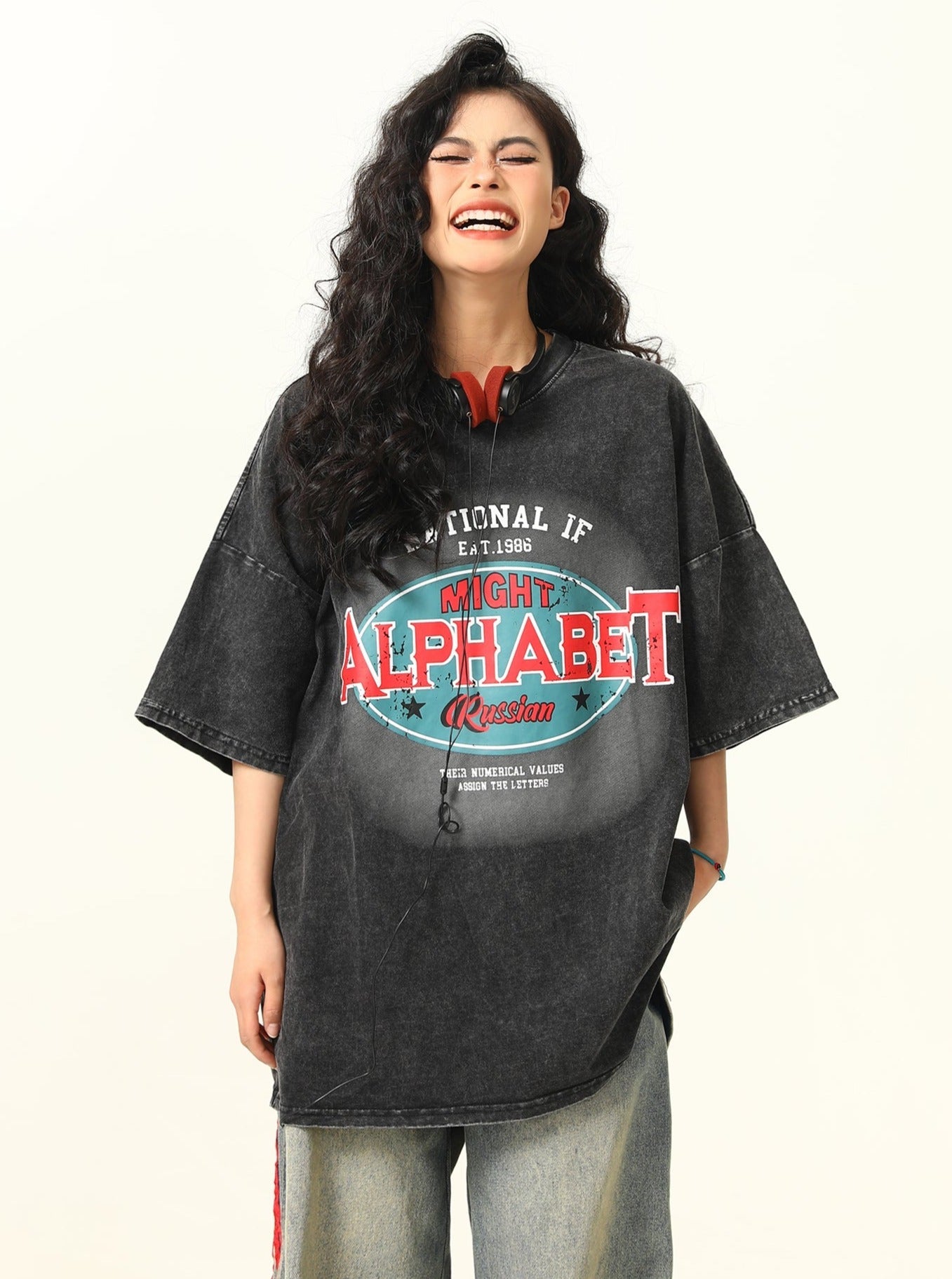 T-shirt graphique de l'alphabet russe vintage