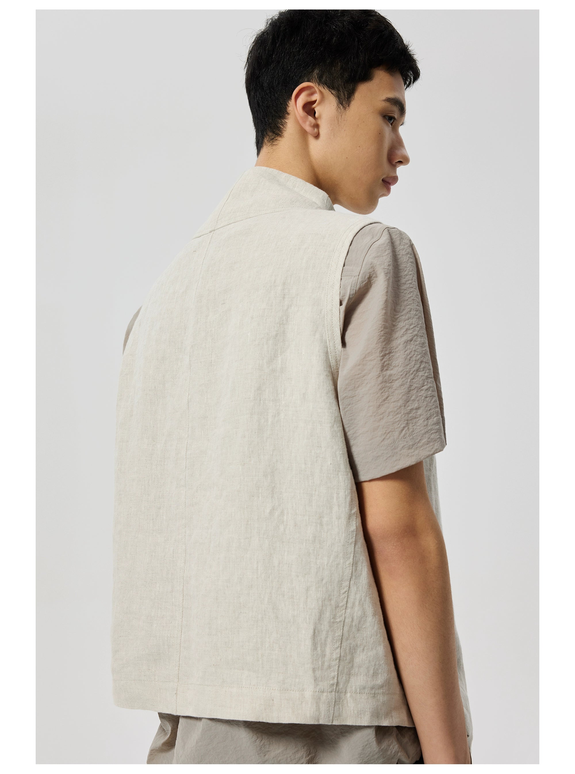 Sleeveless Button-Up Vest