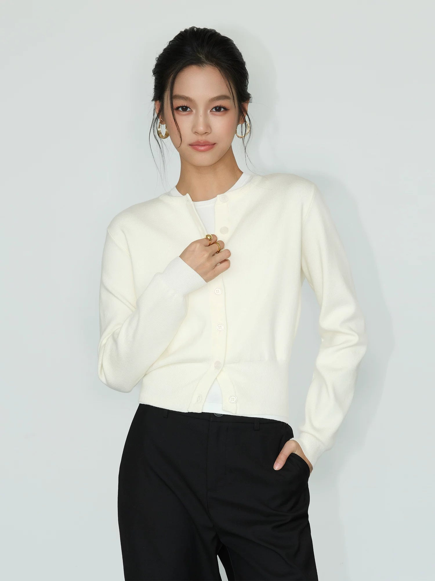 Classic Crew Neck Knit Cardigan