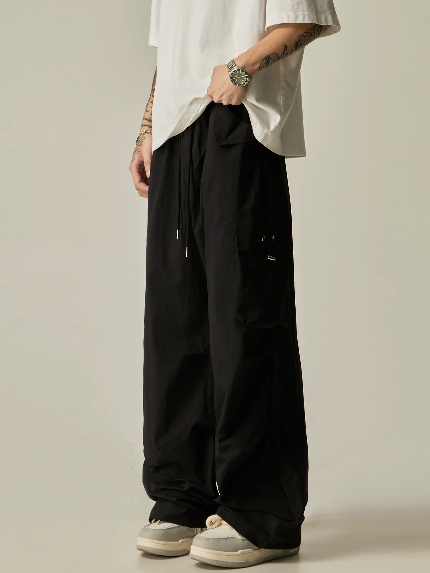 Wide-Leg Black Cargo Pants