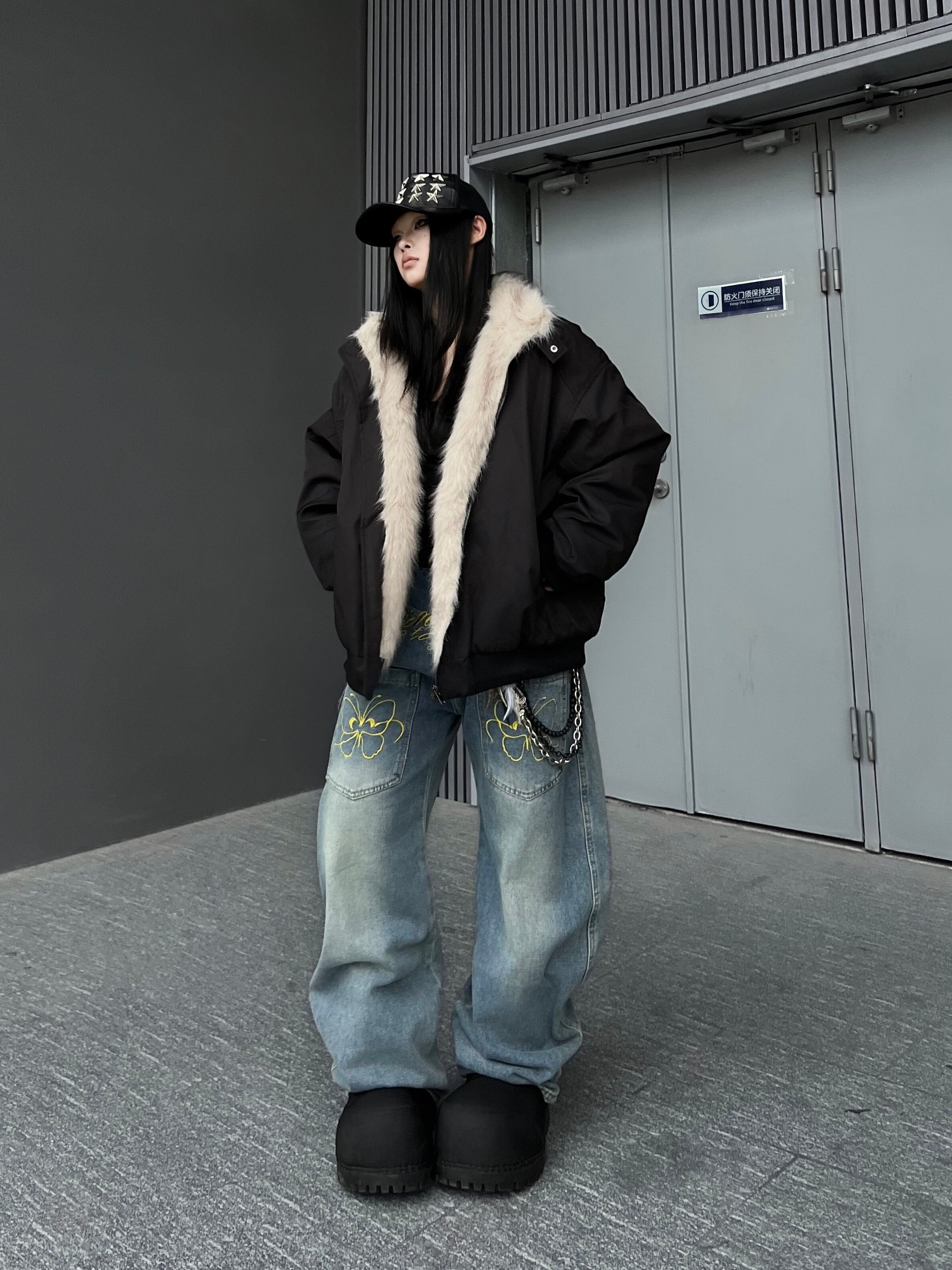 Men's Washed Embroidered Wide-Leg Jeans