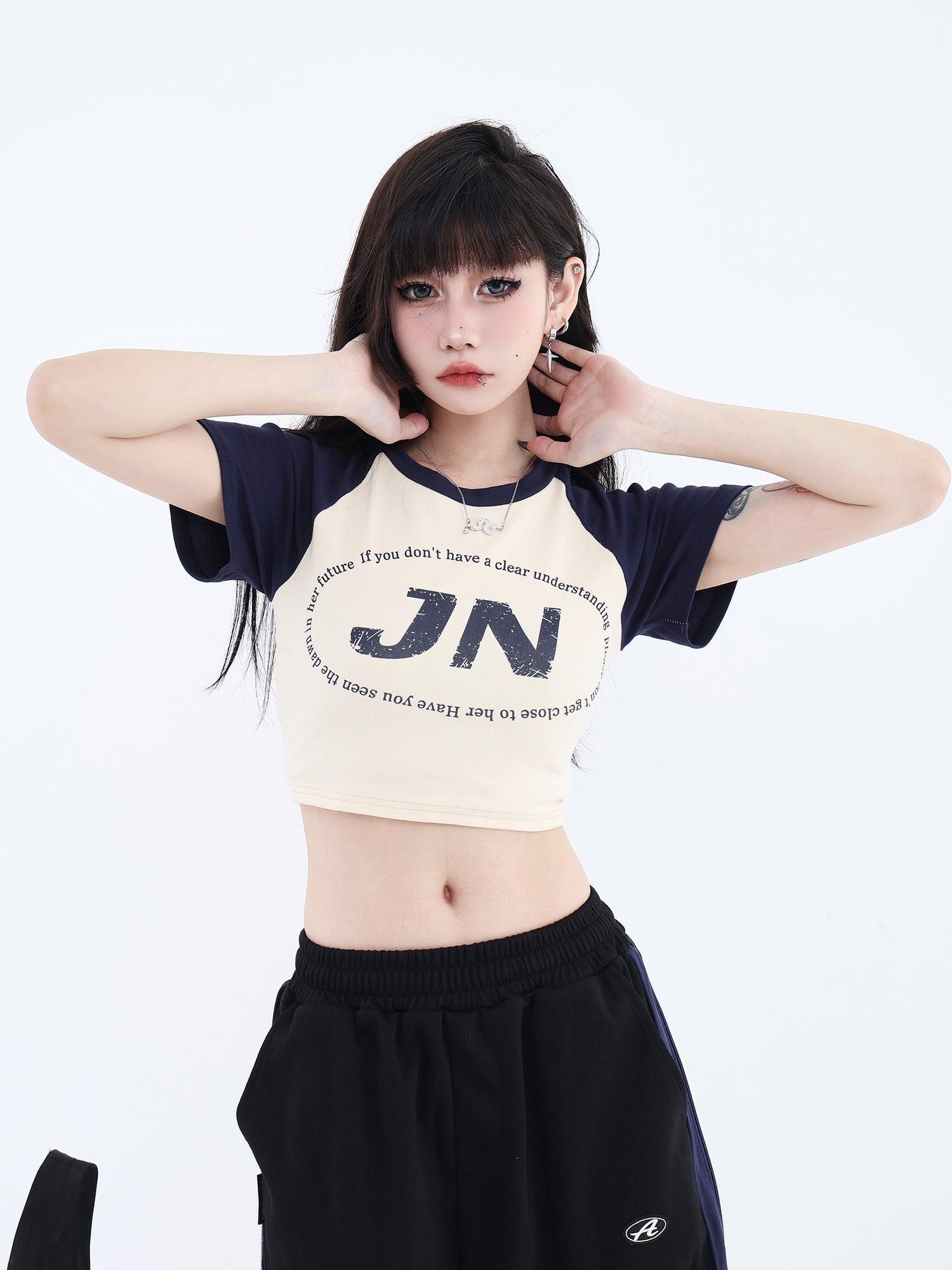 Cropped T-Shirt with Logo and Slogan - chiclara