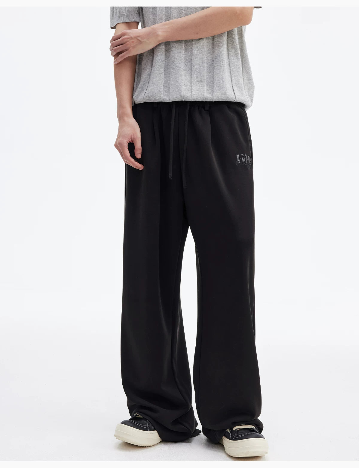 Relaxed Soft Wide-Leg Drawstring Sweatpants