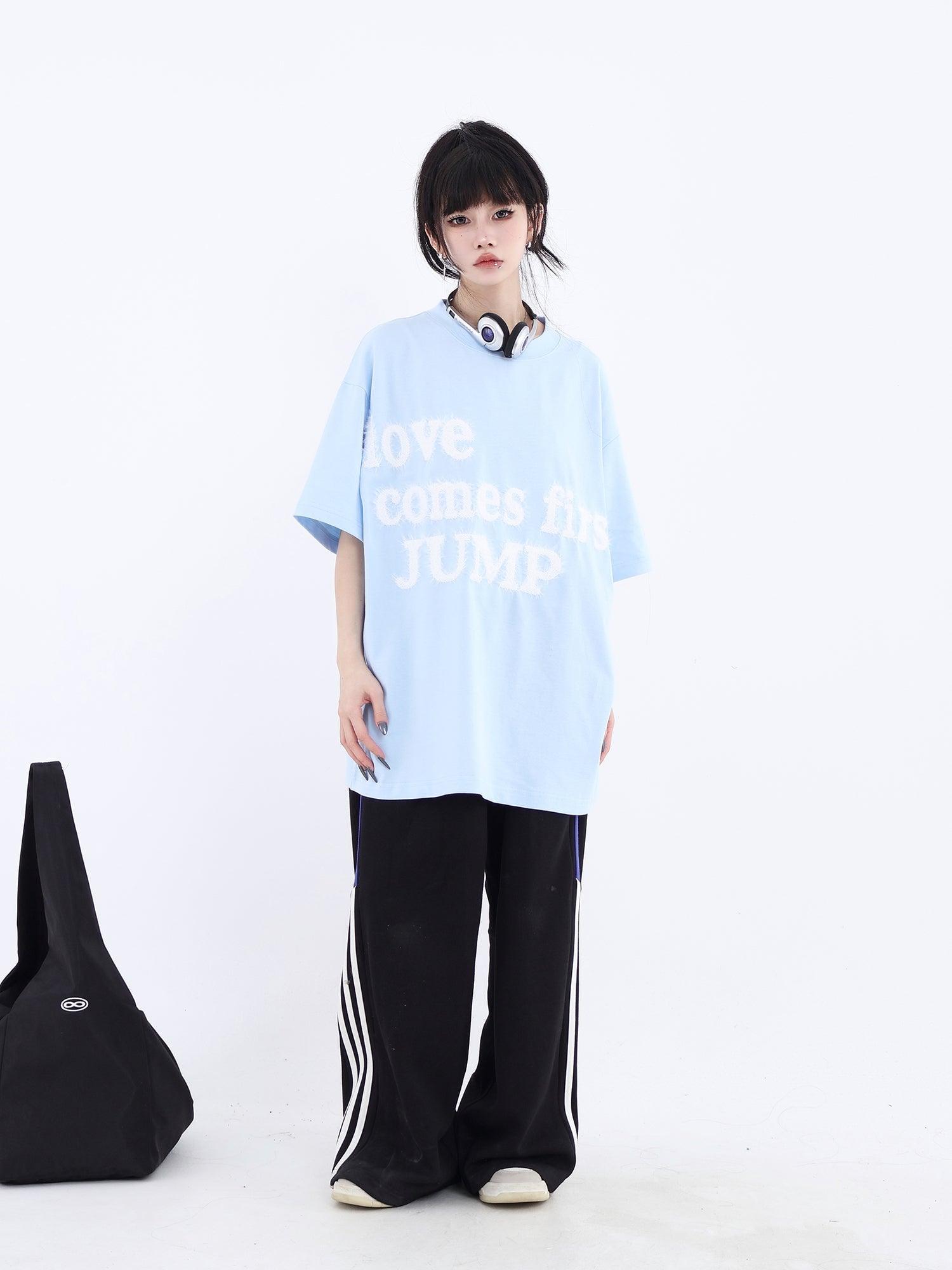 Fluffy T-Shirt with Embroidered Logo - chiclara