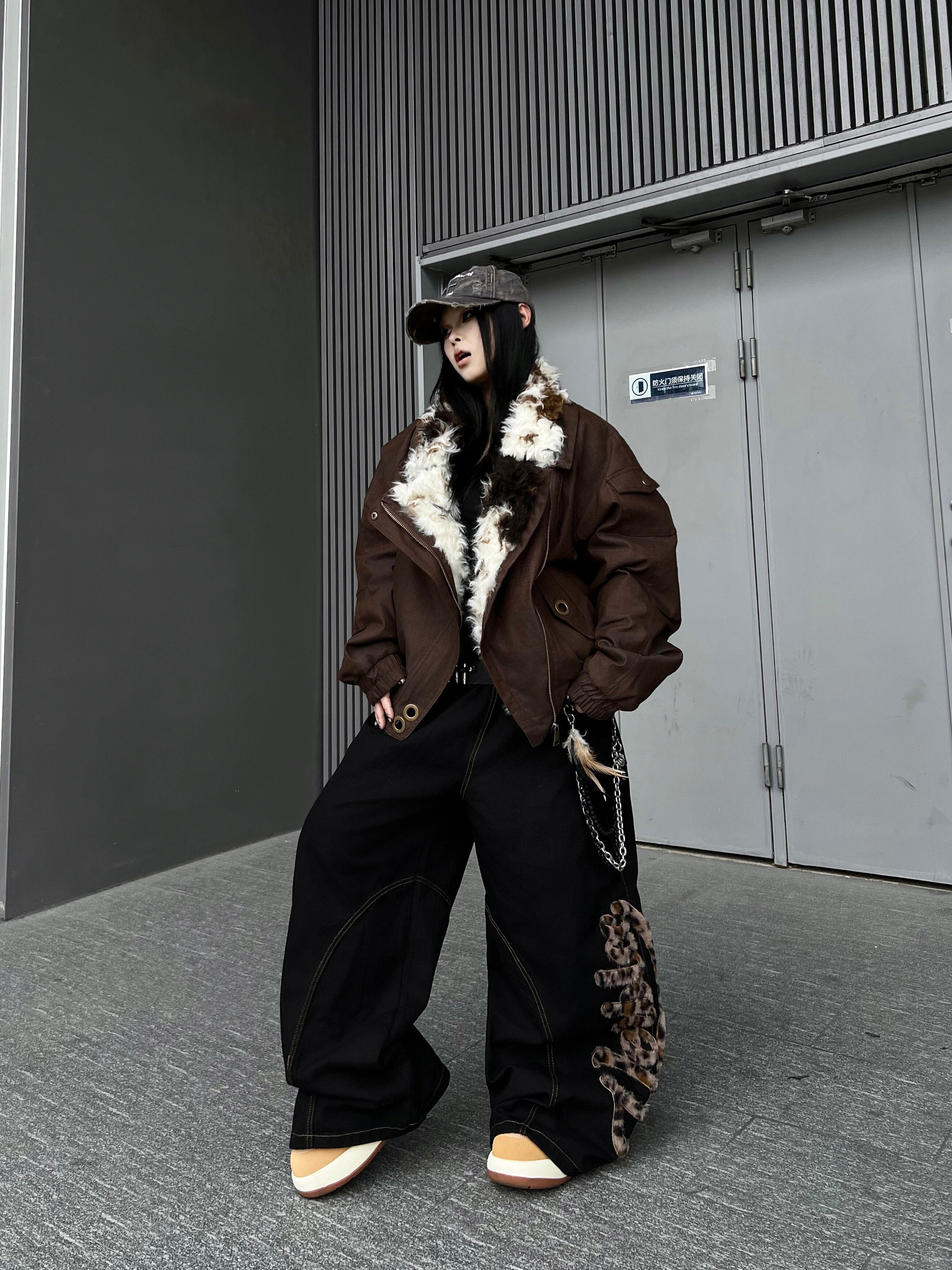 Men's Embroidery Leopard Fuzzy Curved Wide-Leg Jeans