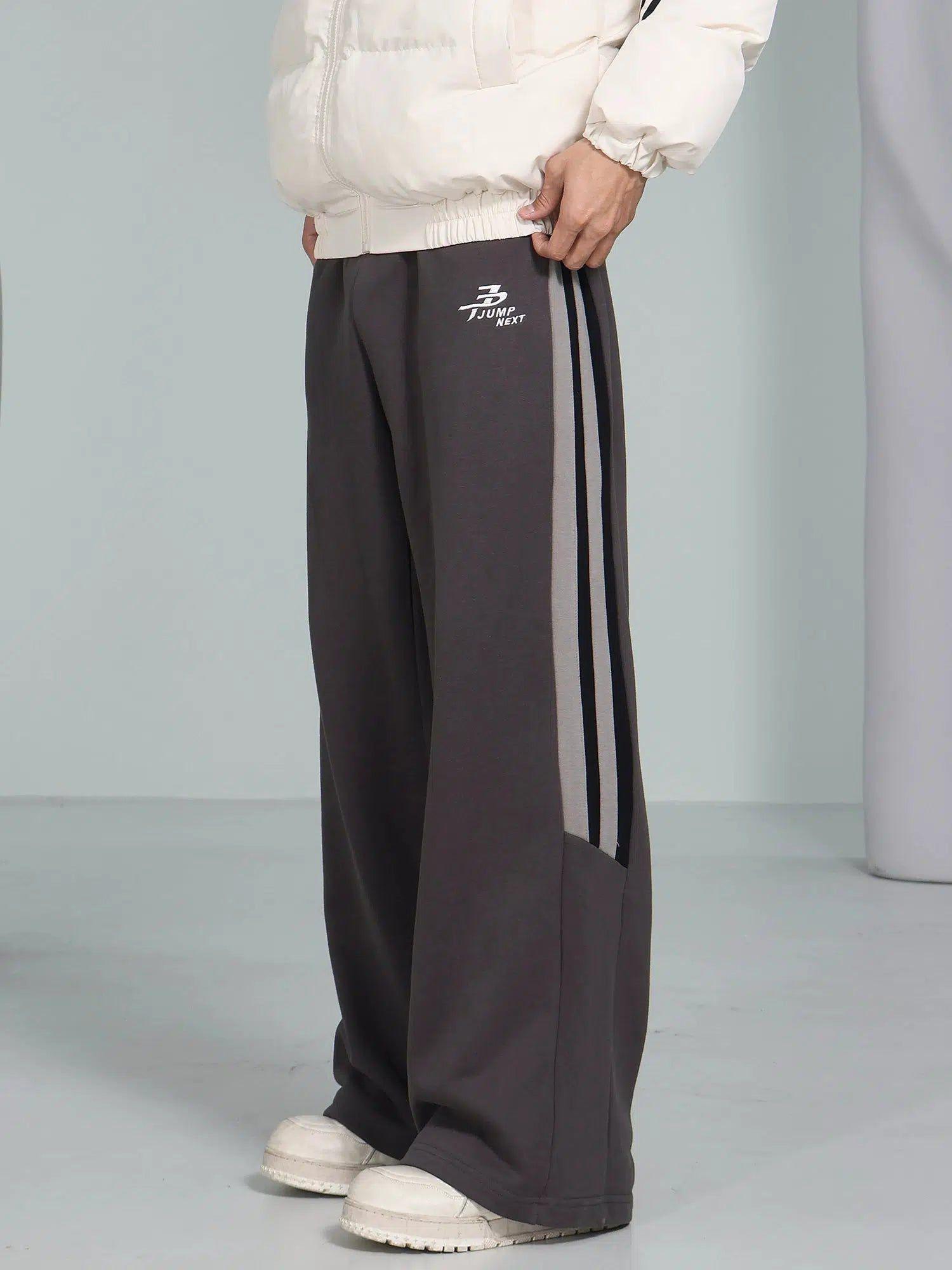 Casual Sweatpants with Bootcut and Stripes - chiclara