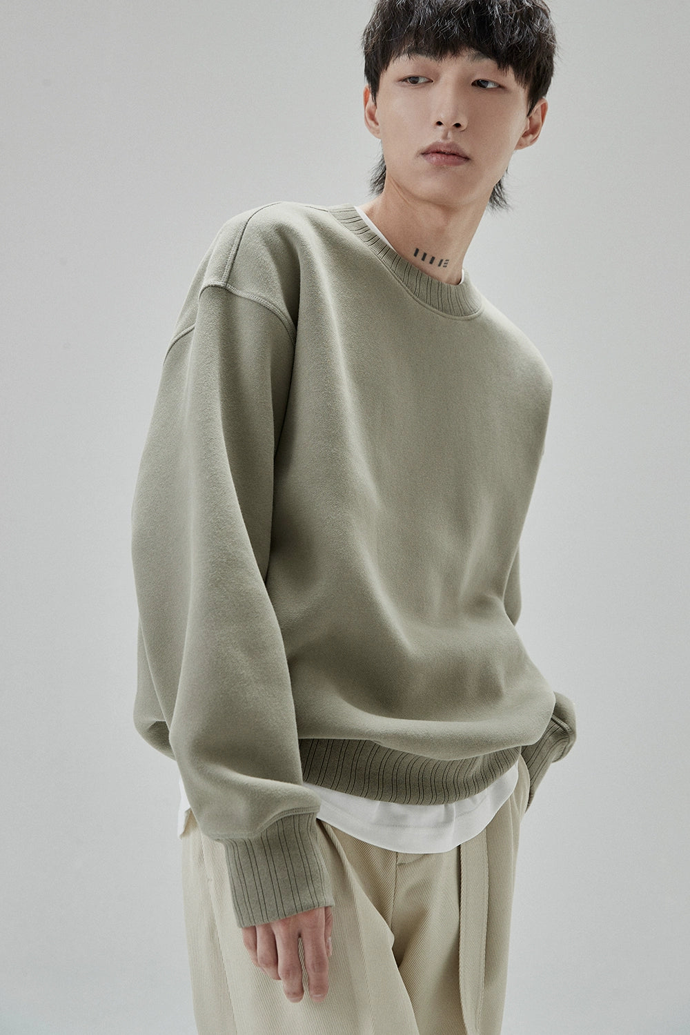 Ribbed Embroidered Crew Neck Sweatshirt