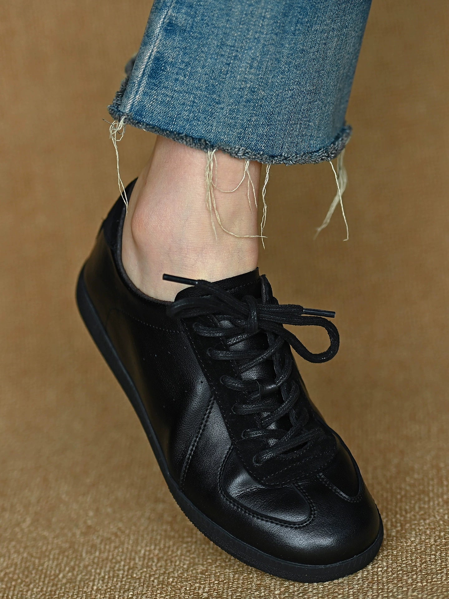 Midnight Urban Classic Sneakers