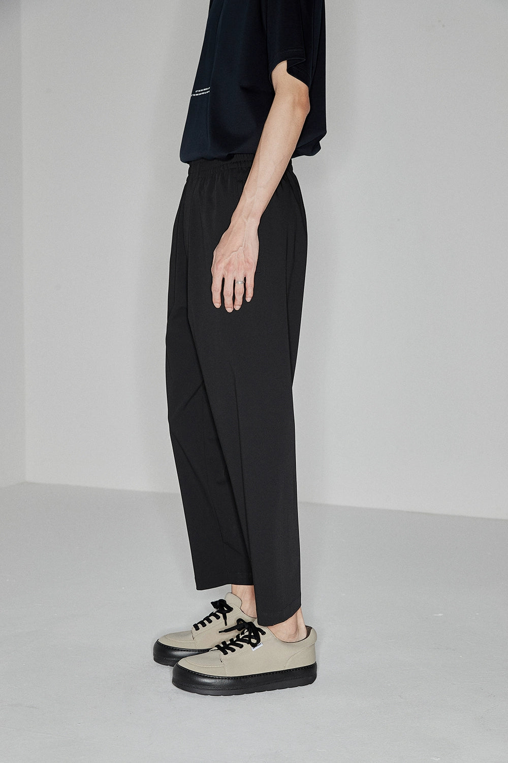 Side Seam-Free Elastic Waist Cropped Pants