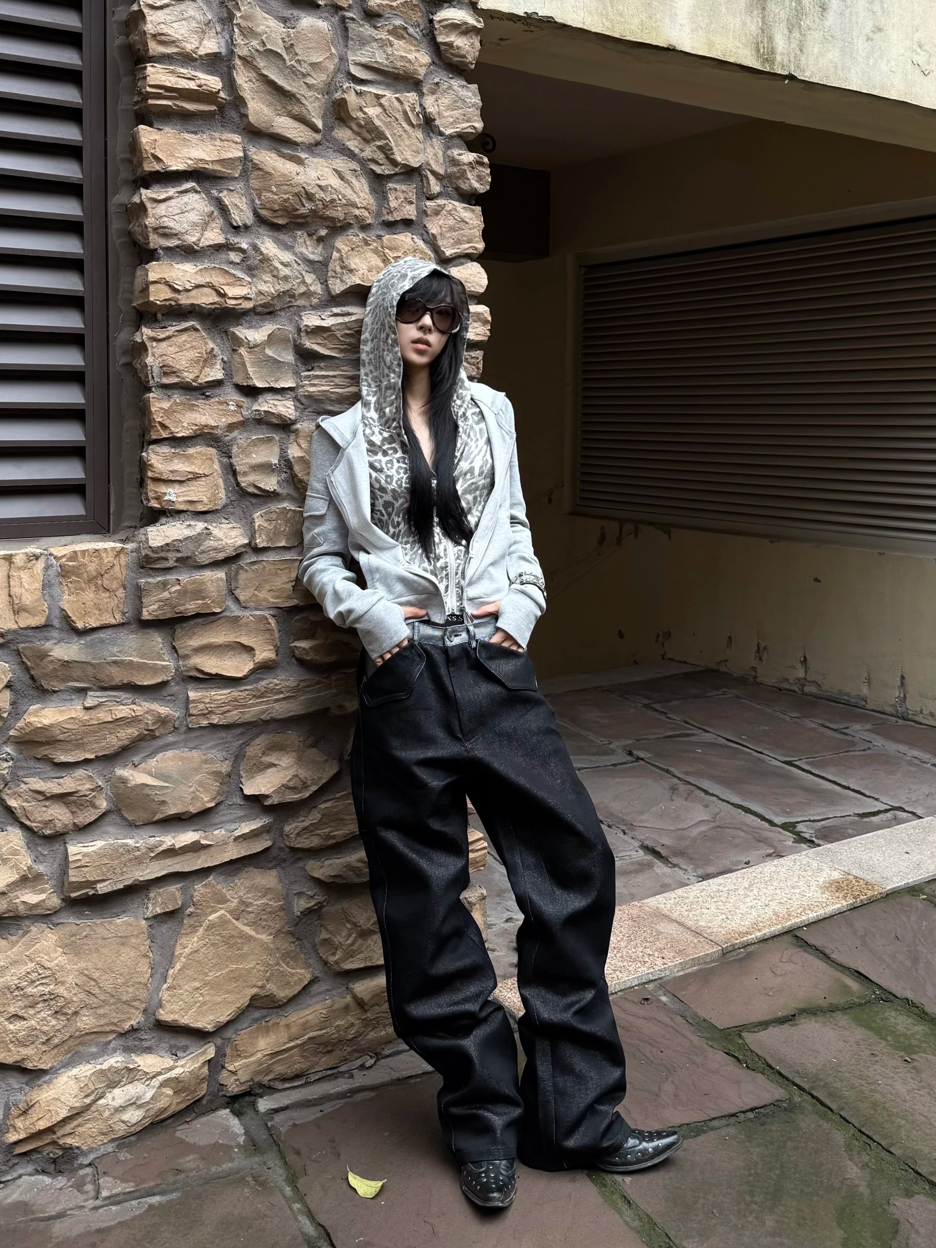 Rudebart Skull Silver‑Yarn Raw Straight Jeans