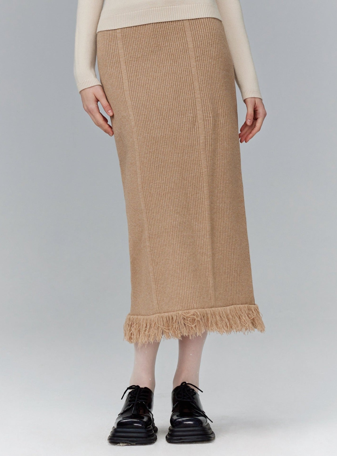 Ribbed Fringe-Hem Midi Skirt: Sophisticated Bodycon in Camel and Black