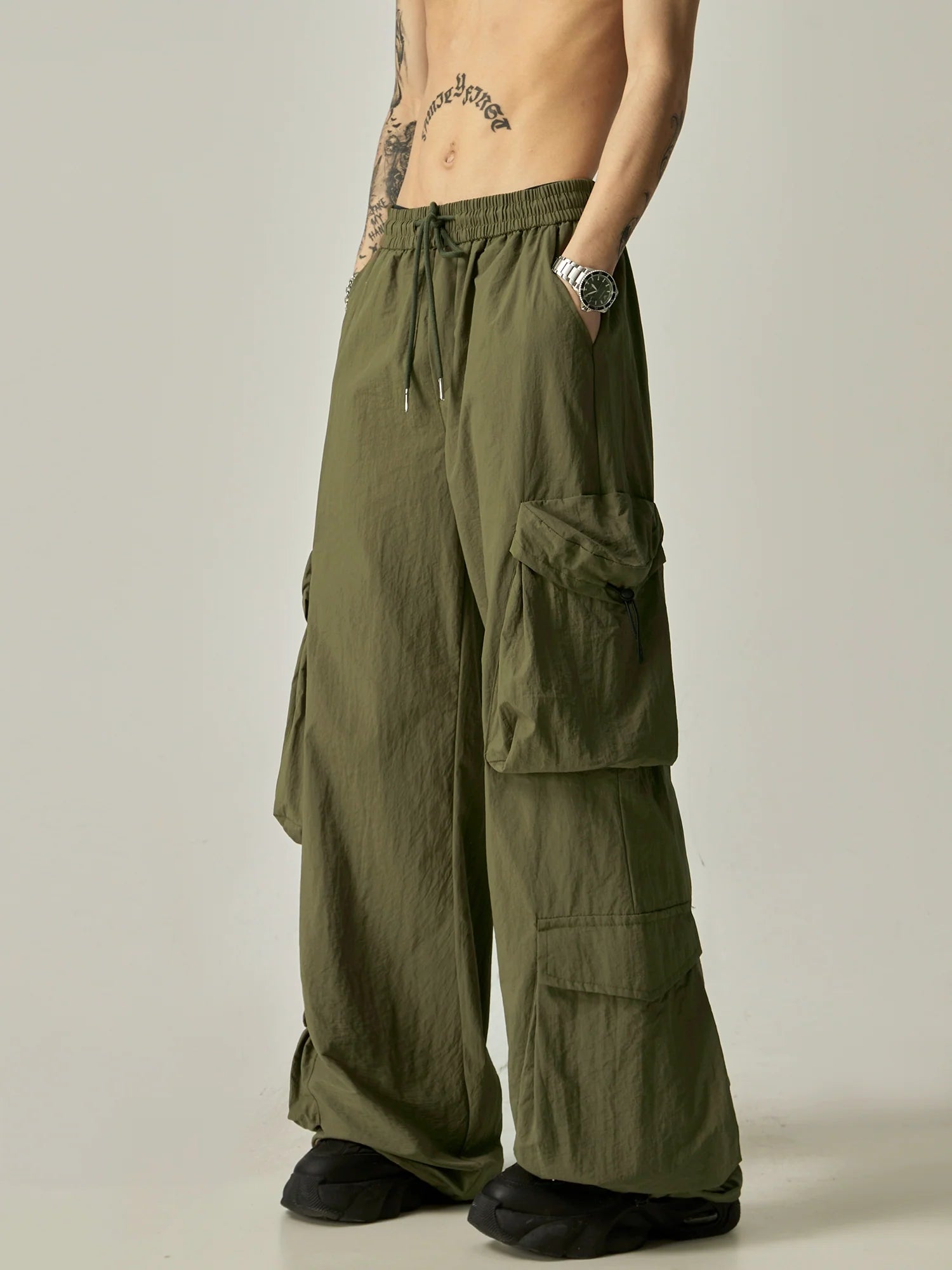 Wide-Leg Black Cargo Pants