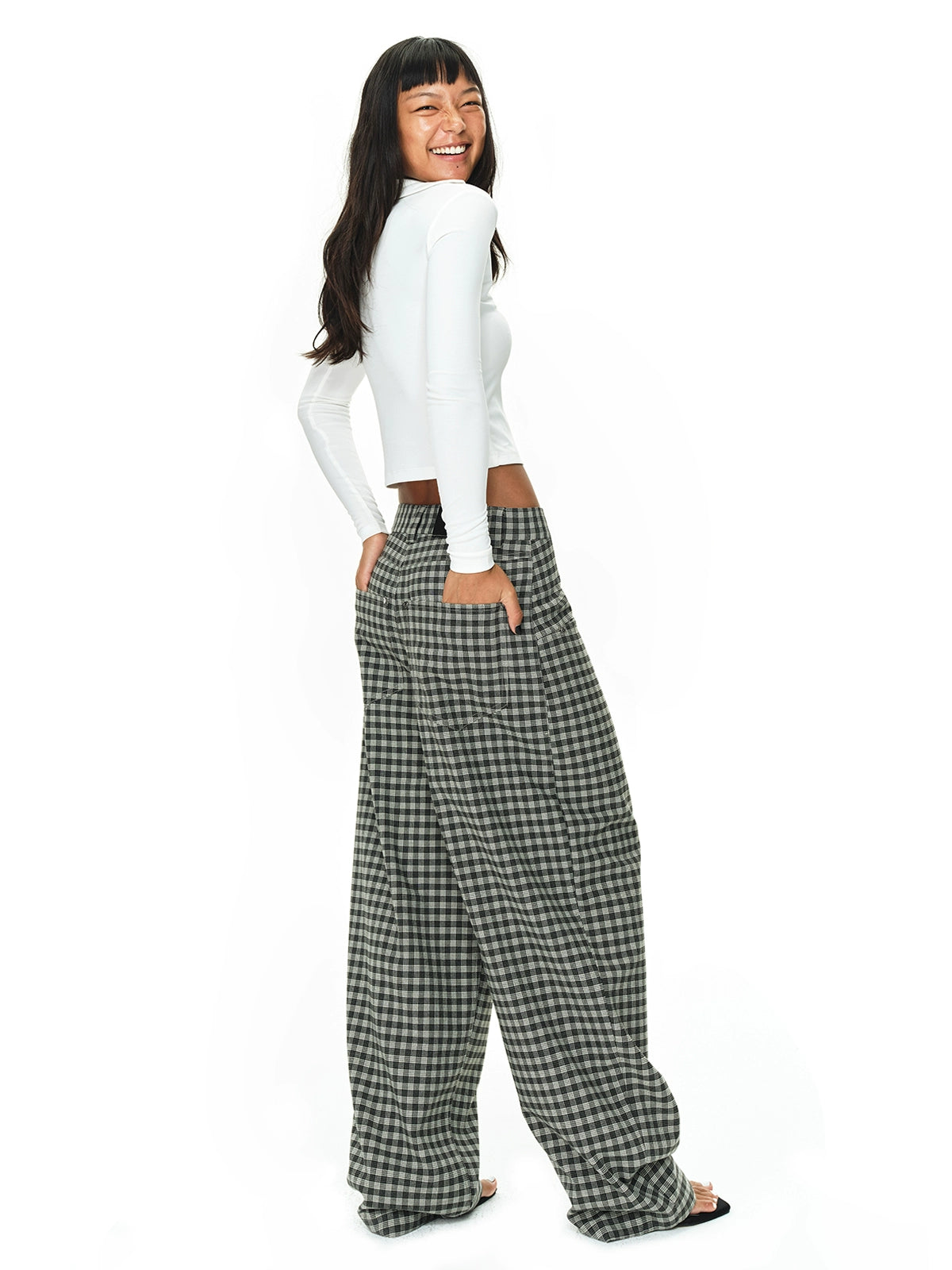 Pantalones casuales sueltos a cuadros gris y negro