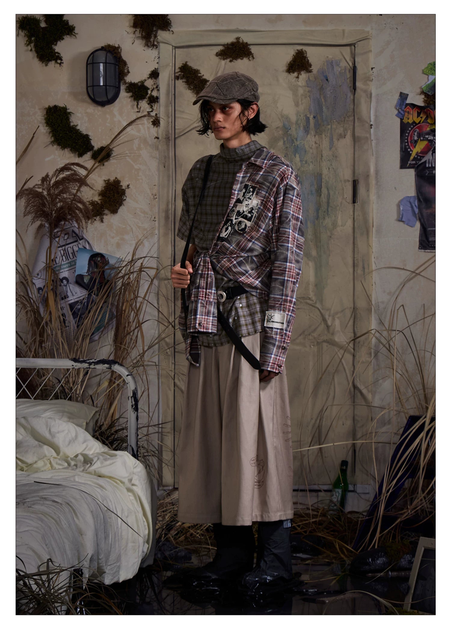 Language Blade Pleated Cropped Trousers - standing view